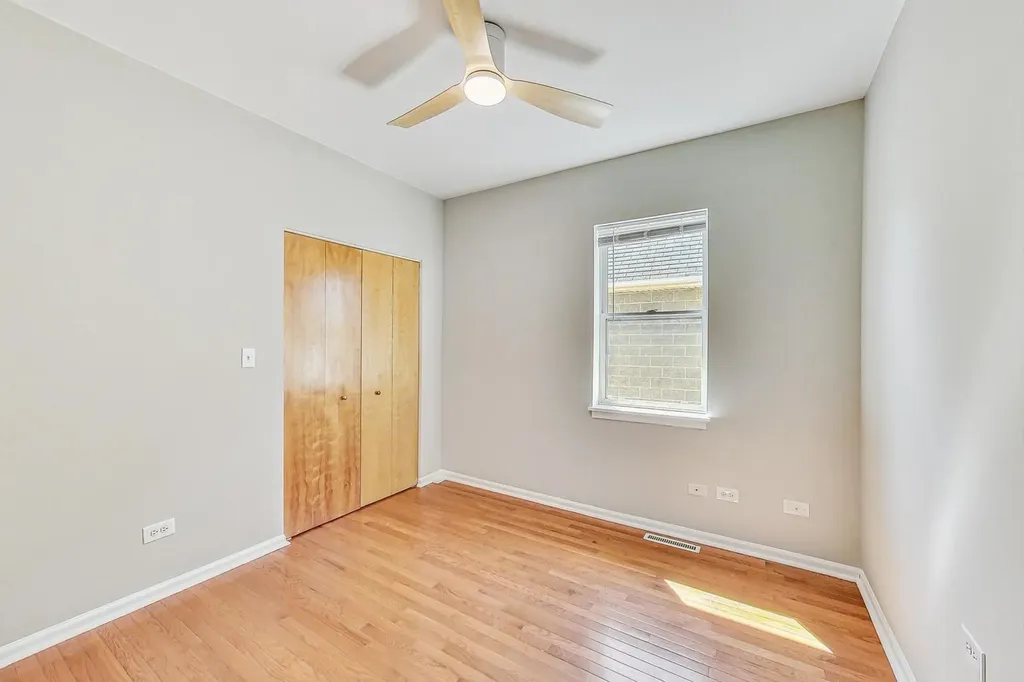 3761 South Lake Park Avenue Chicago IL 60653