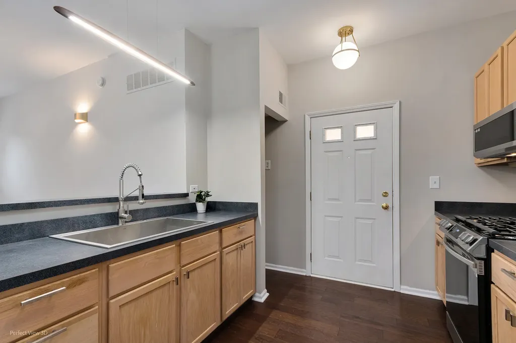3761 South Lake Park Avenue Chicago IL 60653