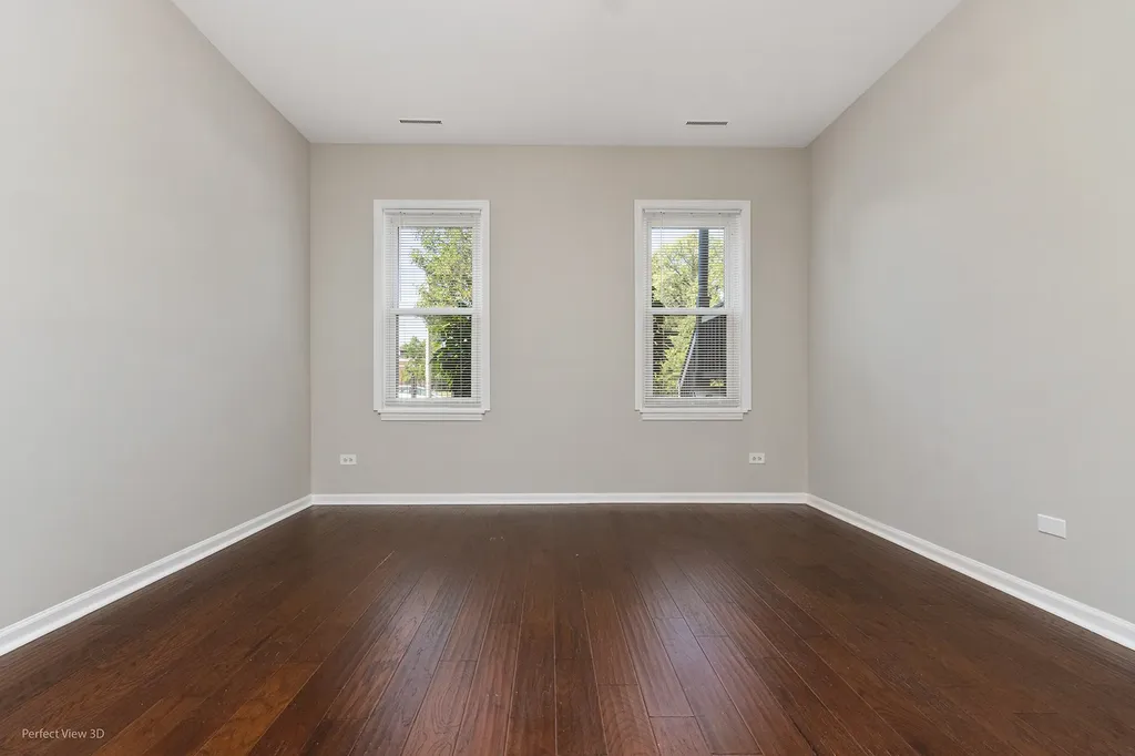3761 South Lake Park Avenue Chicago IL 60653