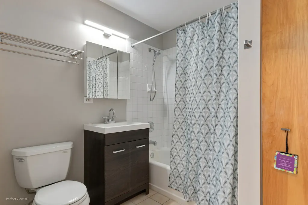 3761 South Lake Park Avenue Chicago IL 60653