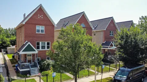 3761 South Lake Park Avenue Chicago IL 60653