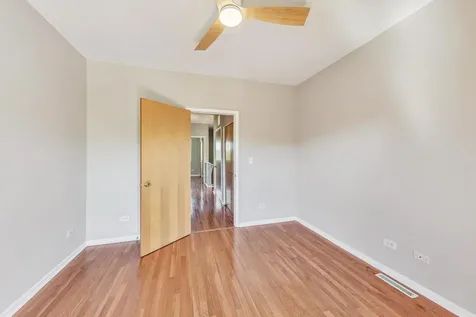 3761 South Lake Park Avenue Chicago IL 60653