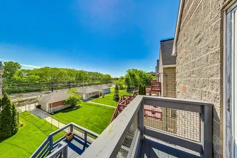 3761 South Lake Park Avenue Chicago IL 60653