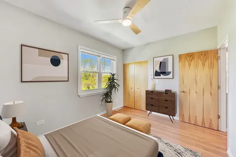 3761 South Lake Park Avenue Chicago IL 60653