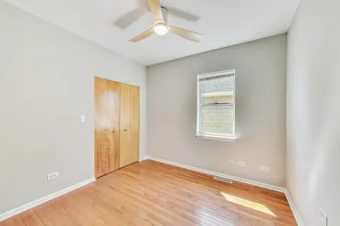 3761 South Lake Park Avenue Chicago IL 60653