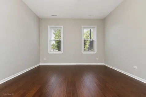 3761 South Lake Park Avenue Chicago IL 60653