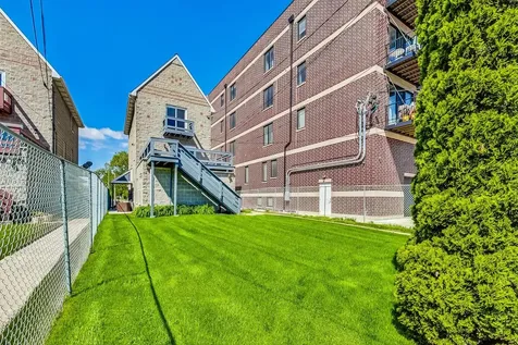 3761 South Lake Park Avenue Chicago IL 60653