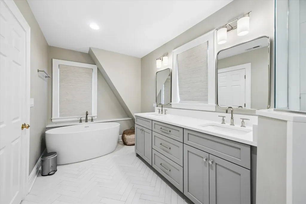 4060 Grove Avenue Western Springs IL 60558