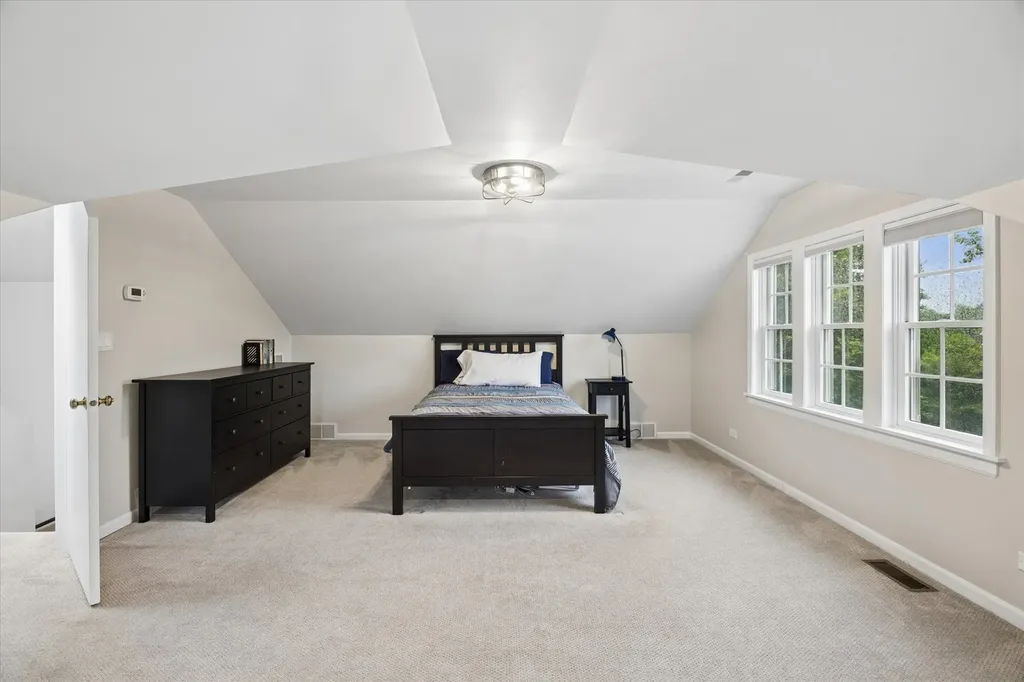 4060 Grove Avenue Western Springs IL 60558