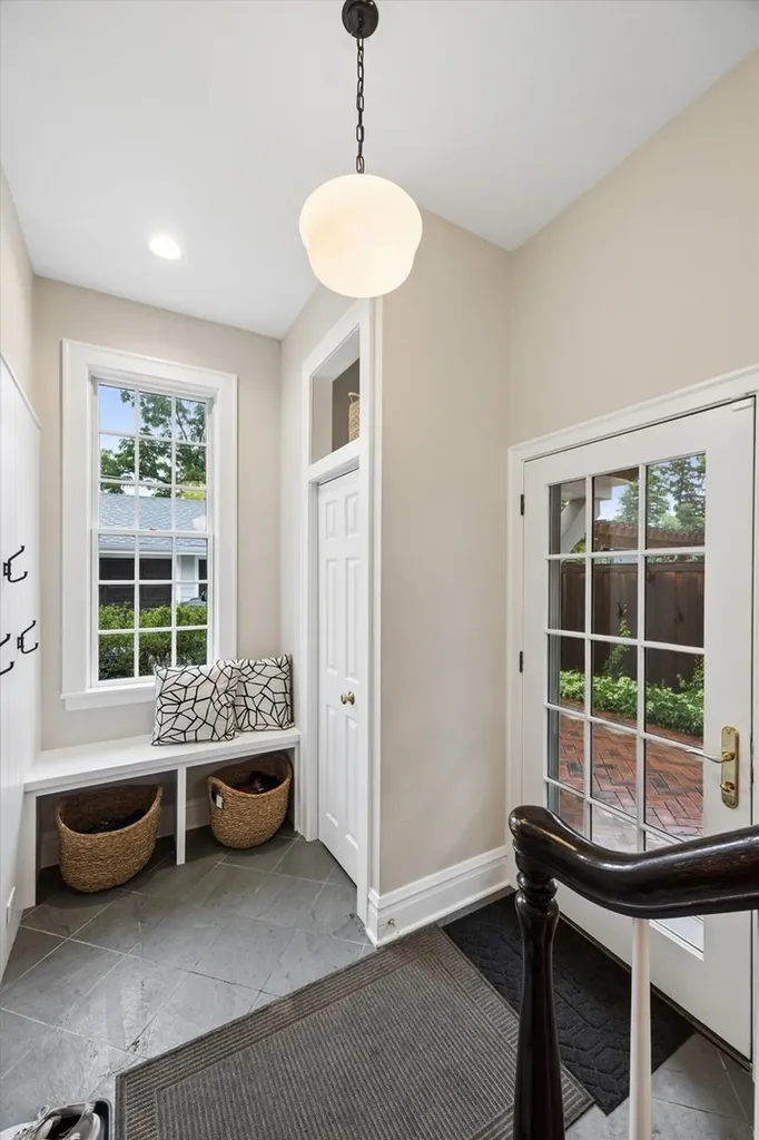 4060 Grove Avenue Western Springs IL 60558