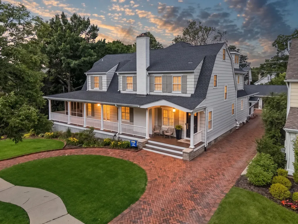 4060 Grove Avenue Western Springs IL 60558