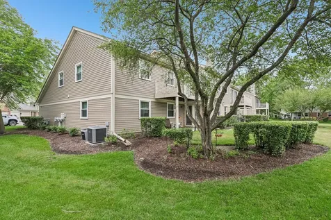 2838 Meadow Lane Schaumburg IL 60193