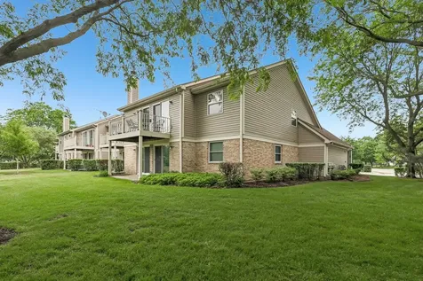 2838 Meadow Lane Schaumburg IL 60193