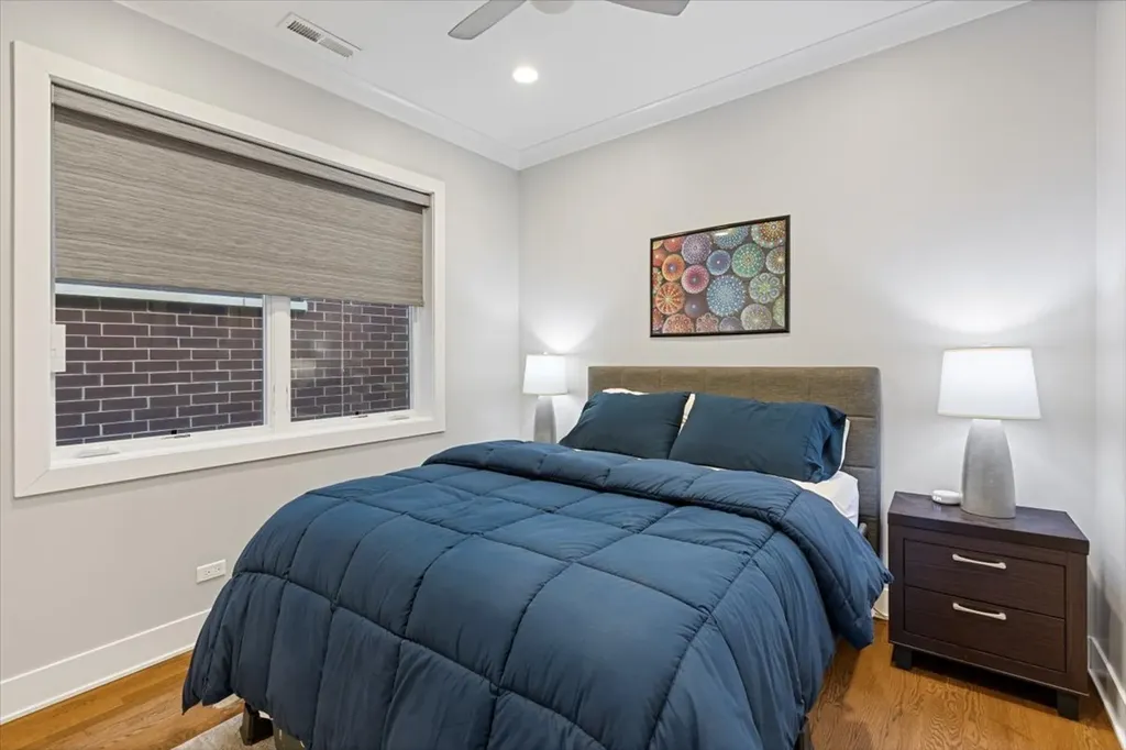 1470 West Winona Street Chicago IL 60640