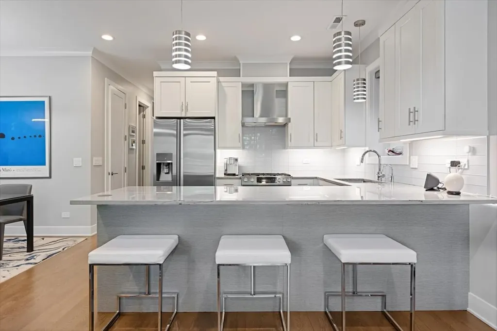 1470 West Winona Street Chicago IL 60640
