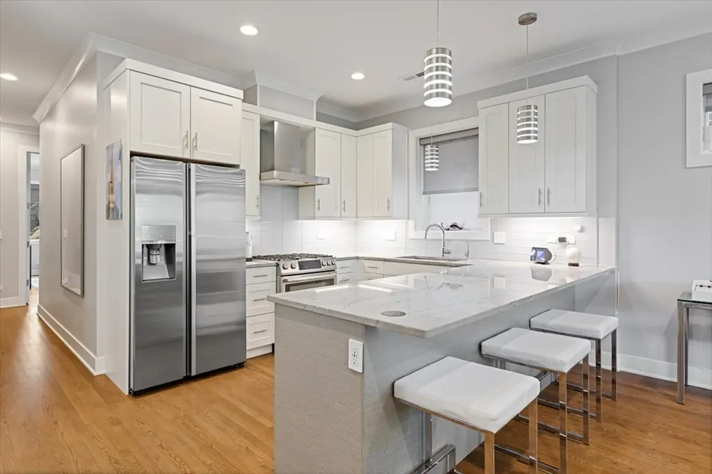 1470 West Winona Street Chicago IL 60640