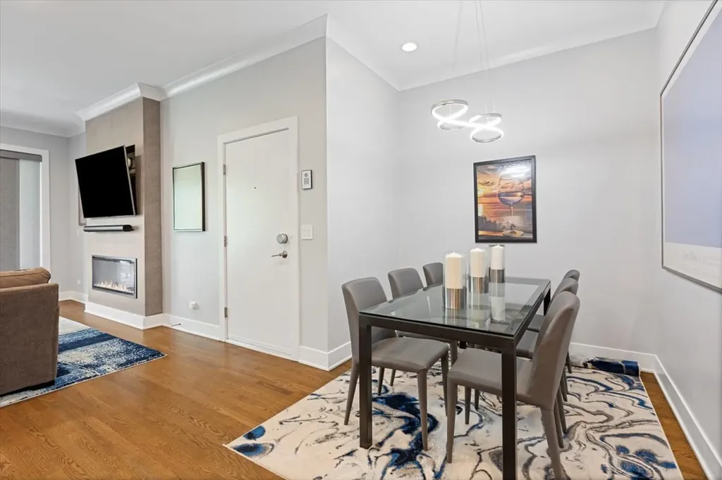 1470 West Winona Street Chicago IL 60640