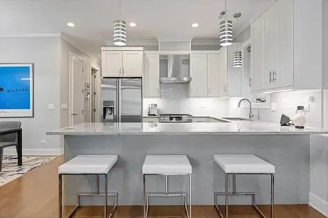 1470 West Winona Street Chicago IL 60640
