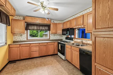 11806 Maple Avenue Hebron IL 60034