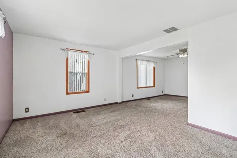 11806 Maple Avenue Hebron IL 60034