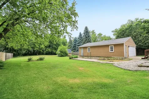 11806 Maple Avenue Hebron IL 60034