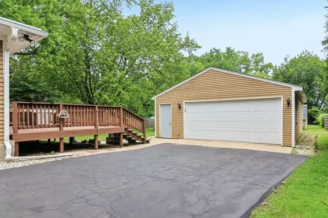 11806 Maple Avenue Hebron IL 60034