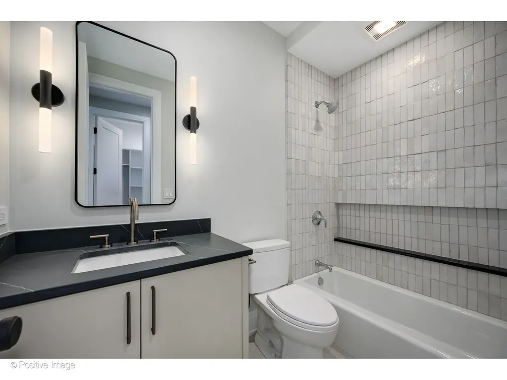 1925 West School Street Chicago IL 60657
