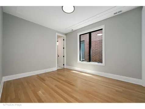 1925 West School Street Chicago IL 60657