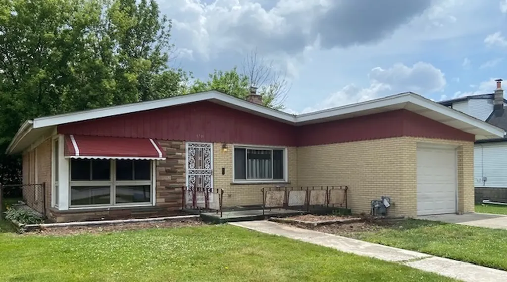 8741 South Washtenaw Avenue Evergreen Park IL 60805