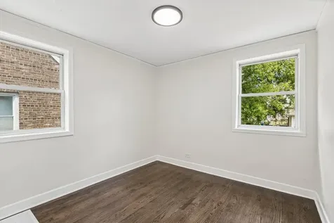 10145 South Bensley Avenue Chicago IL 60617