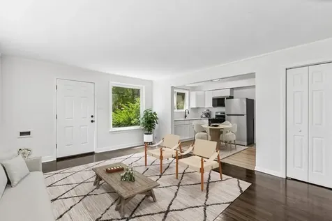 10145 South Bensley Avenue Chicago IL 60617