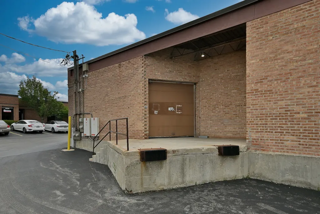 1222 Remington Road Schaumburg IL 60173