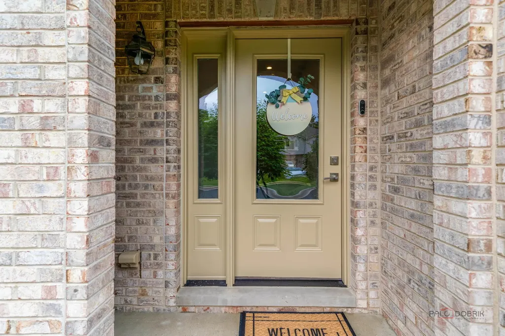 695 East Nerge Road Roselle IL 60172