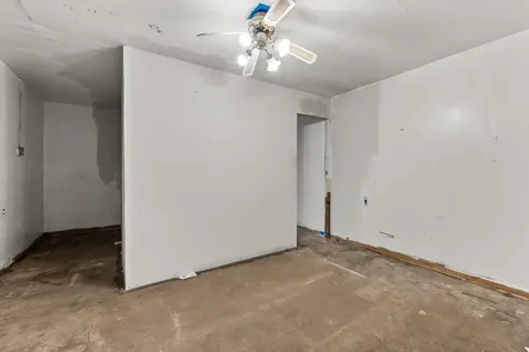10606 South Torrence Avenue Chicago IL 60617