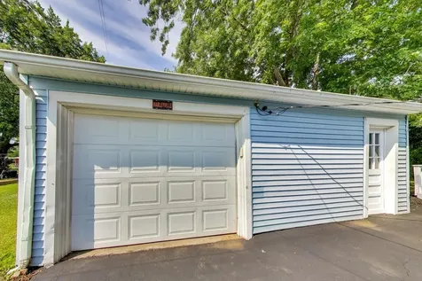 1415 Walnut Drive Woodstock IL 60098