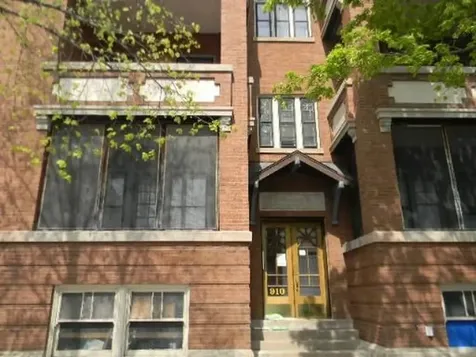 908 West Waveland Avenue Chicago IL 60613
