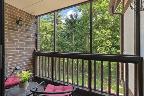 8425 West 95th Street Hickory Hills IL 60457