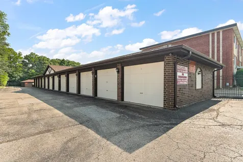 8425 West 95th Street Hickory Hills IL 60457