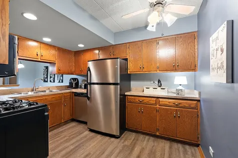 8425 West 95th Street Hickory Hills IL 60457