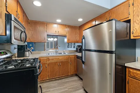 8425 West 95th Street Hickory Hills IL 60457