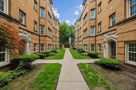 854 Washington Boulevard Oak Park IL 60302