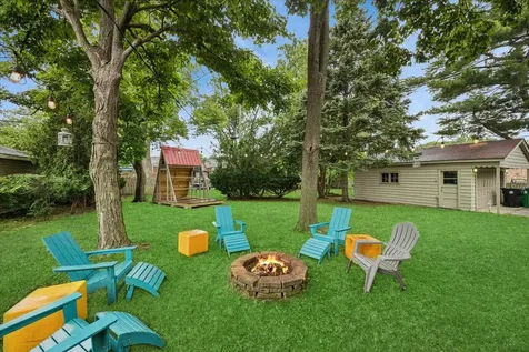 1260 Portsmouth Avenue Westchester IL 60154