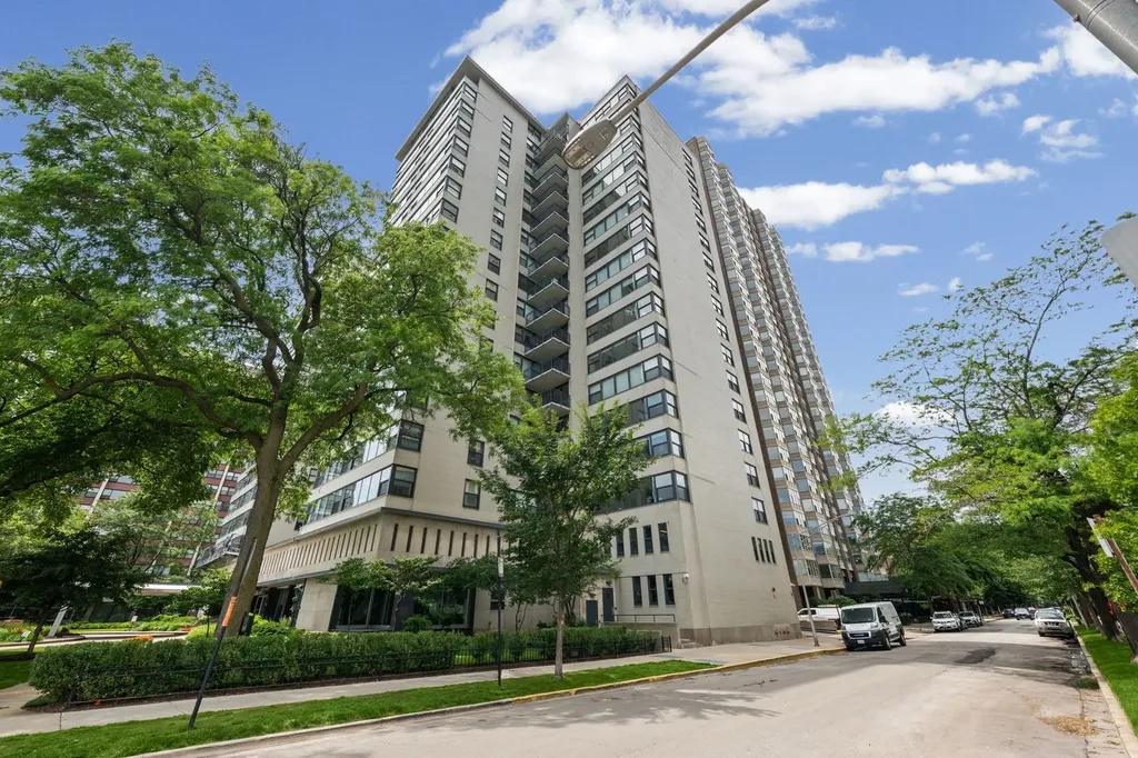 3430 North Lake Shore Drive Chicago IL 60657
