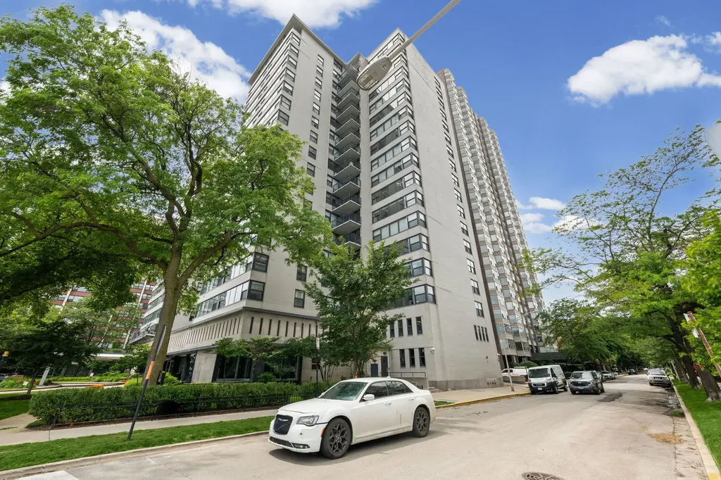 3430 North Lake Shore Drive Chicago IL 60657