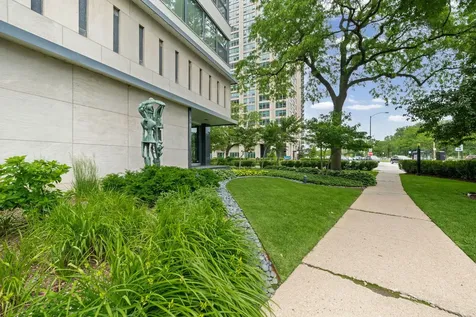 3430 North Lake Shore Drive Chicago IL 60657