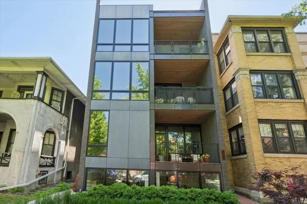 5945 North Magnolia Avenue Chicago IL 60660