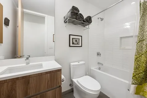 5945 North Magnolia Avenue Chicago IL 60660