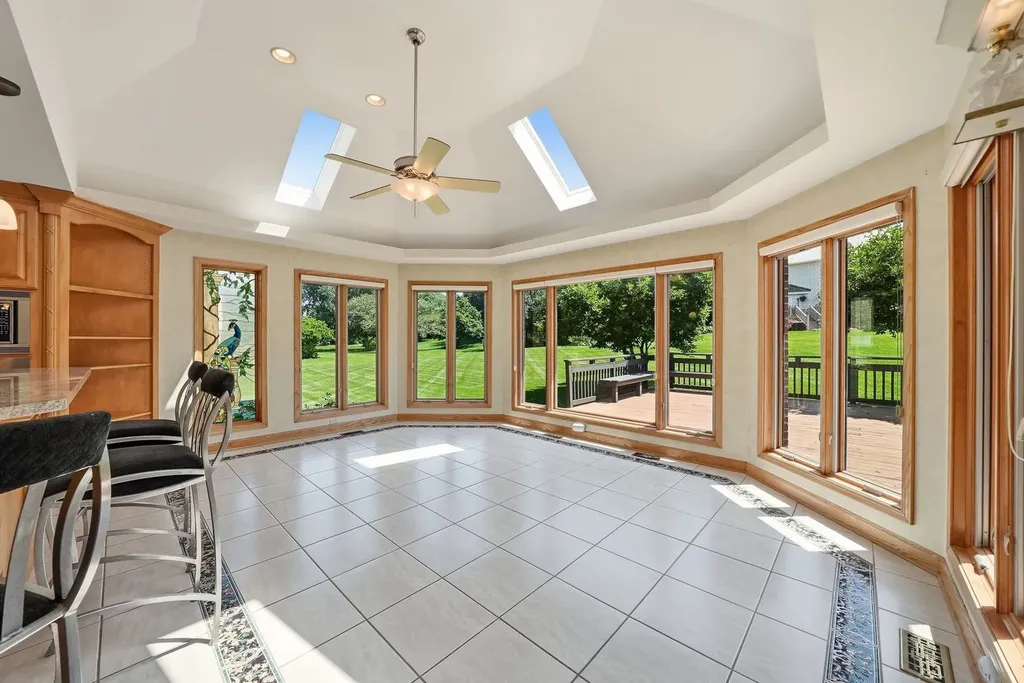 313 Trinity Lane Oak Brook IL 60523