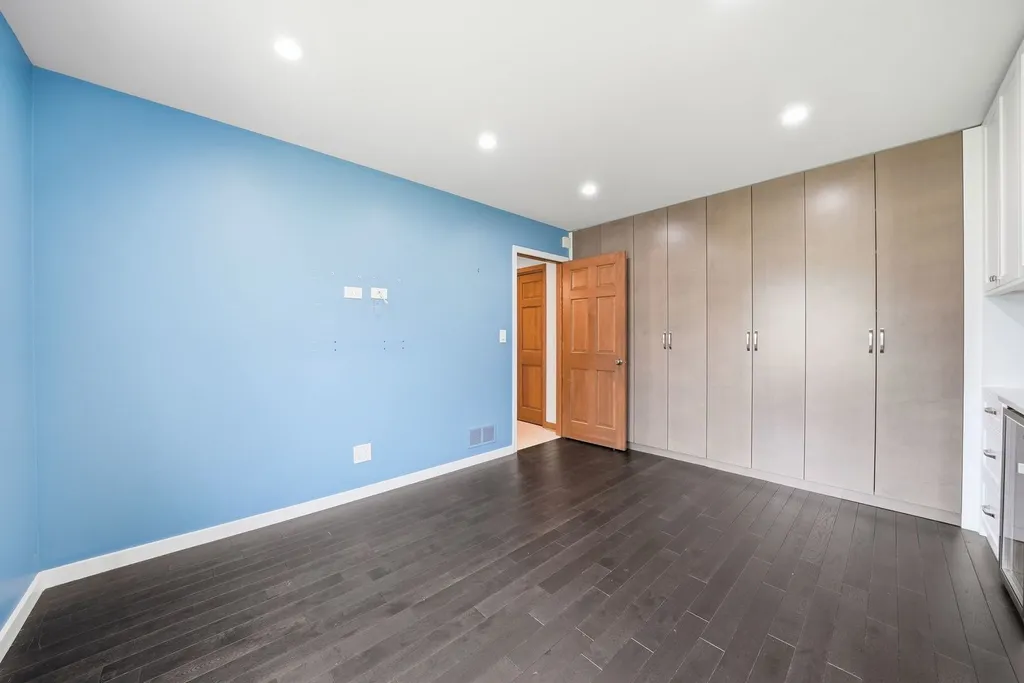 313 Trinity Lane Oak Brook IL 60523