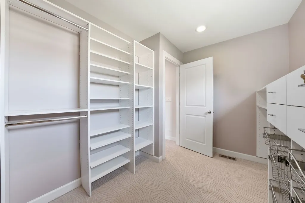313 Trinity Lane Oak Brook IL 60523